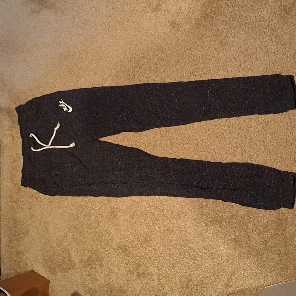 Like new XS Nike black/ white joggers with pockets